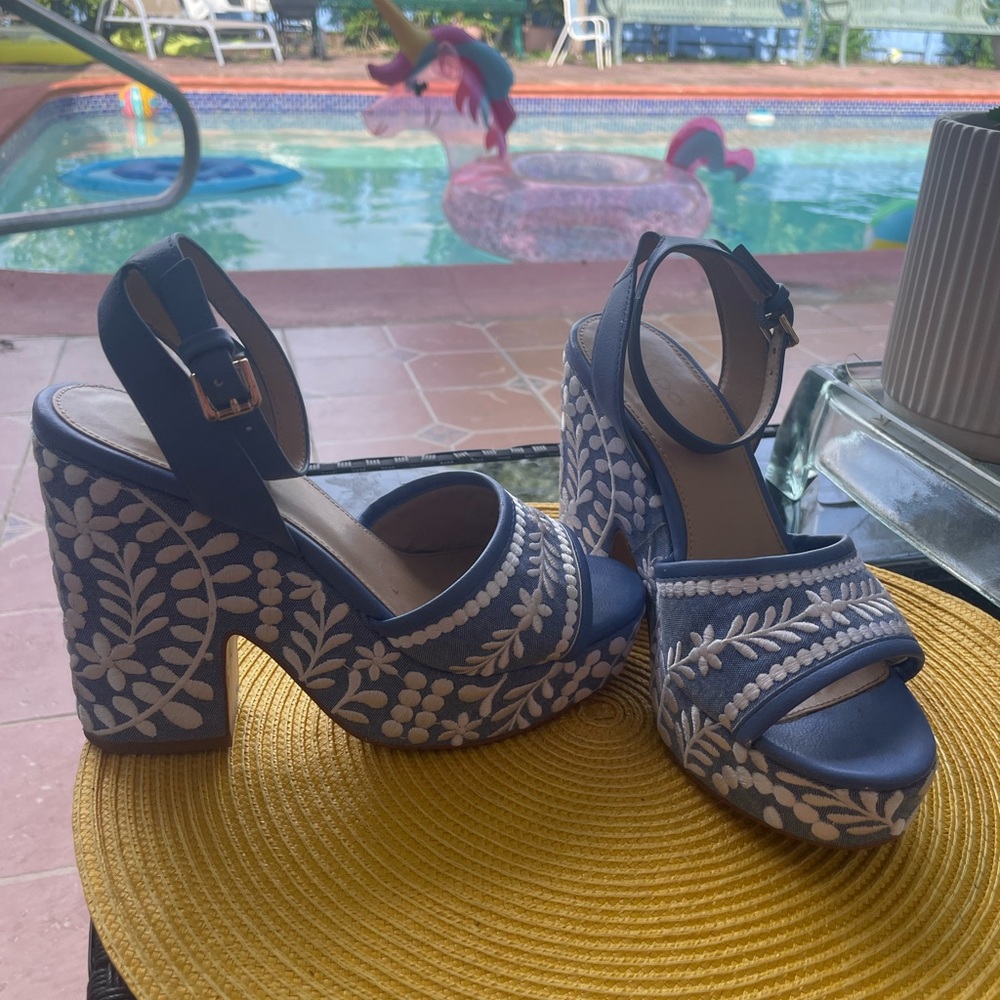 Elegant Blue and White Embroidered Women's Sandals